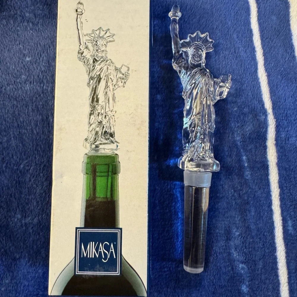 Mikasa Austrian lead crystal Statue of Liberty Freedom wine bottle stopper
